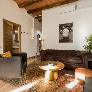Magalhaes - Trad Flat In Poble Sec, Near Ramblas Apartment